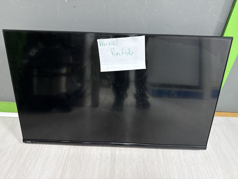 TV KUNFT K5438H32H com Display Partido (para peças ou reparação)