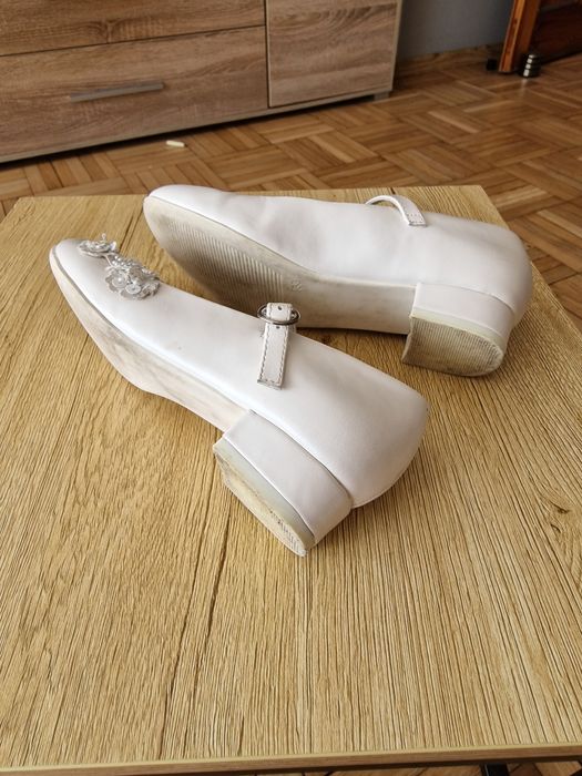 Baleriny  białe,  buty komunijne