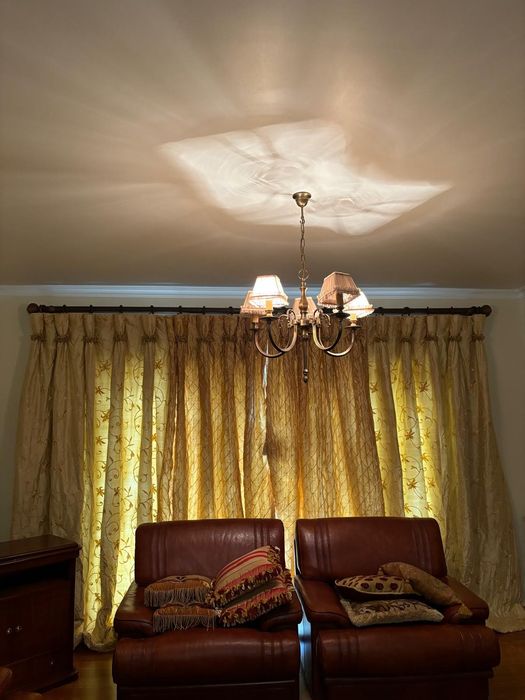 Cortinado de seda bordada dourado