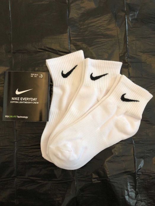 6 par skarpet Nike z czystego bawełny. Białe, krótkie, Rozmiar M/L