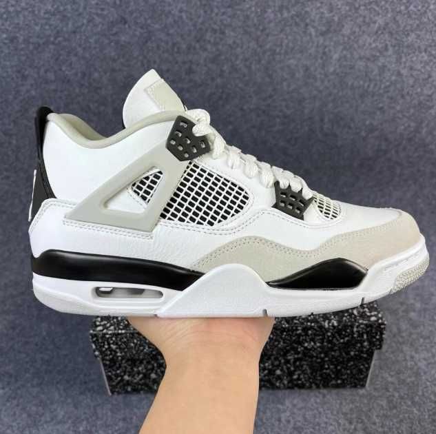 Jordan 4 Retro Military Black R.40