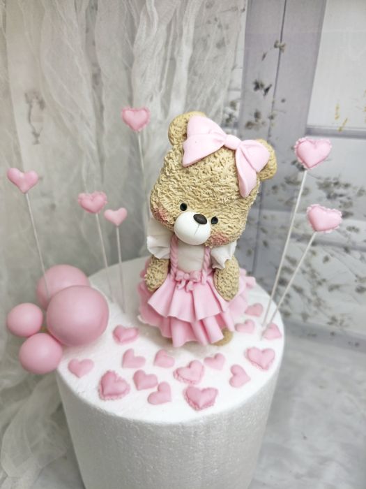 Miś stojący na tort lub dekoracja z masy cukrowej roczek chrzest