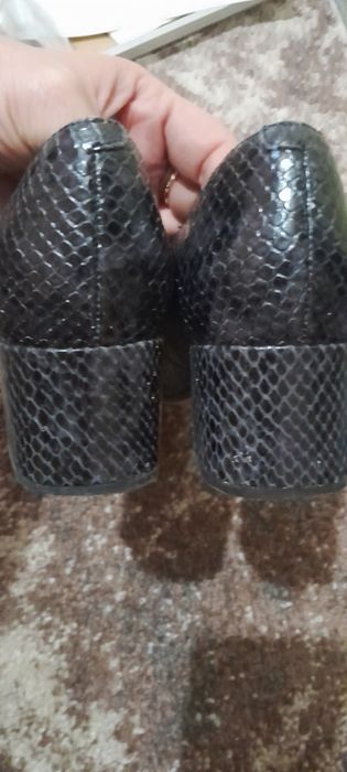 Туфлі Clarks жіночі на квадратному невеликому каблучку розмір 39