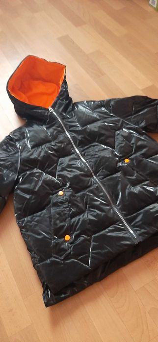 Куртка на девочку подростка.