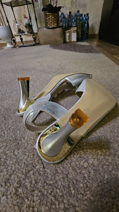 Sandałki białe ozdobne roz. 40