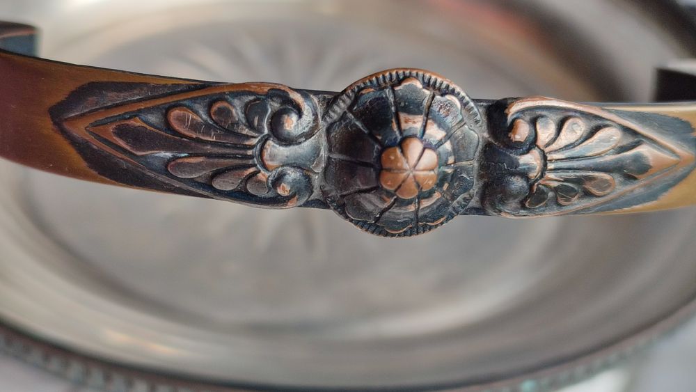 Старовинна велика фруктовниця кошик