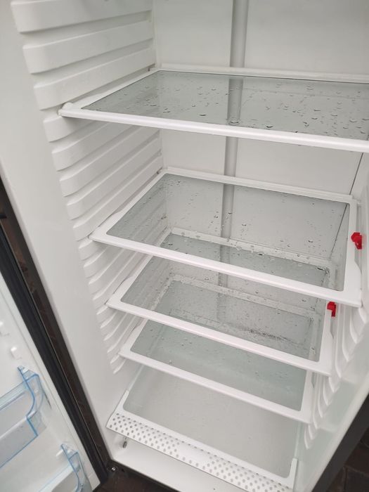 chłodziarka lodówka witryna chłodnicza lada