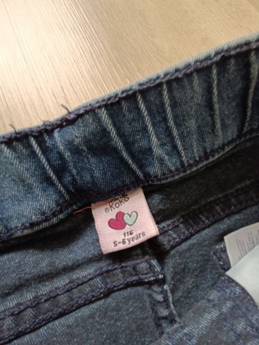 Jeansy dżinsy dziewczęce z naszywkami