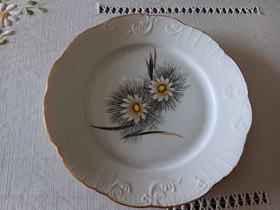 Serviço Vista Alegre porcelana 73 peças NOVO (coleção 1978)