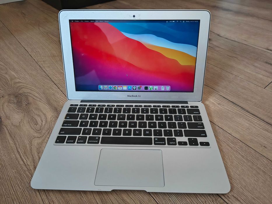 MacBook Air 11-cali 2014 Intel Core i5 4GB RAM 128GB SSD Sprawny