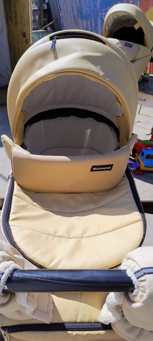 Коляска від немовляти до 3 років