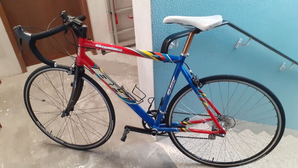 Bicicletta marqua BH taille L