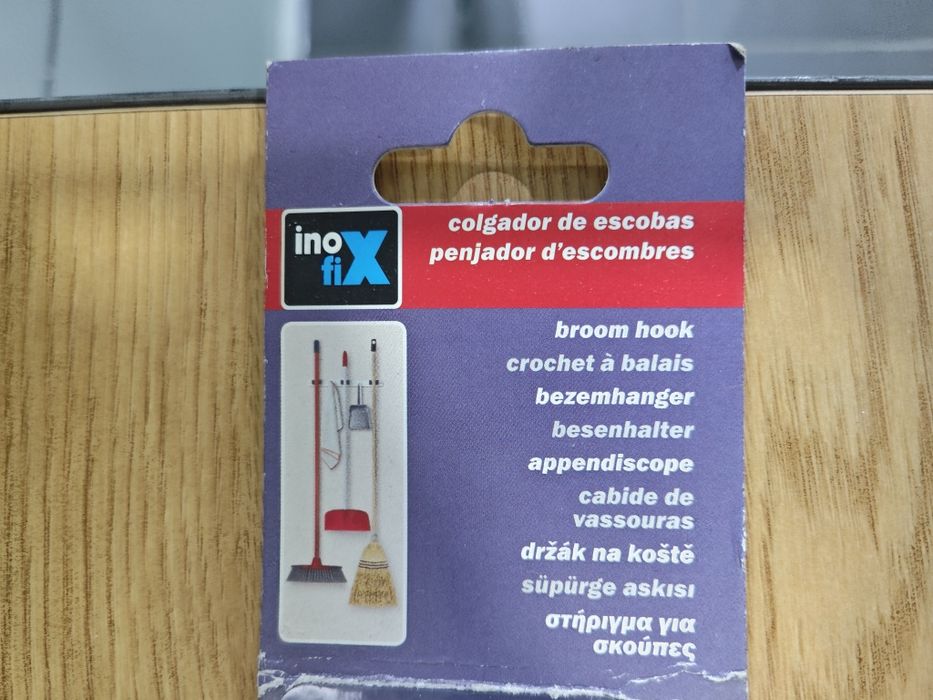 Cabide triplo para vassouras InoFix