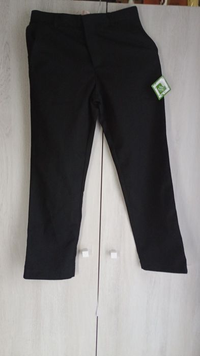 Eleganckie spodnie czarne rozmiar 128/134