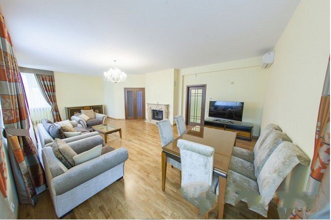 Дом в коттеджном городке с выходом на воду, Козин, Дамба