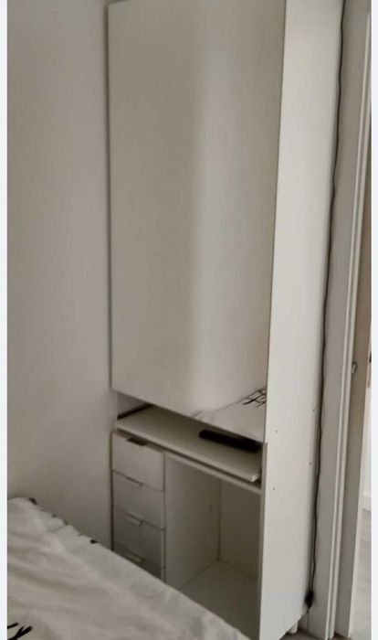 Arrendo quarto em bom estado mobilado.