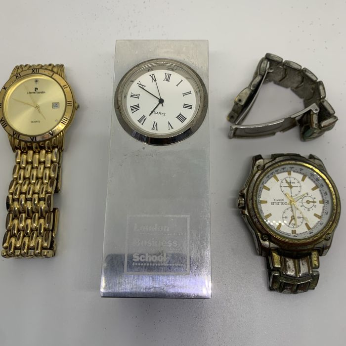 Продаю лот з годиниками