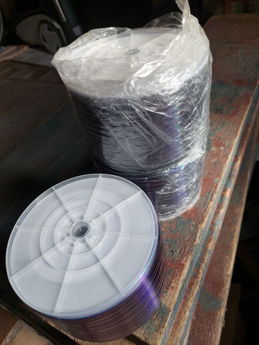 CD / DVD / Blu-ray диски. Нові