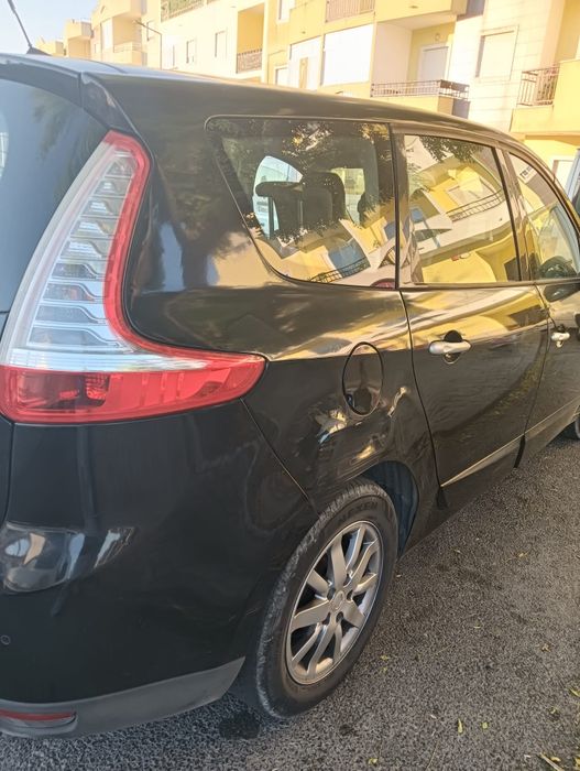 Vende de Carrinha de 7 Lugares