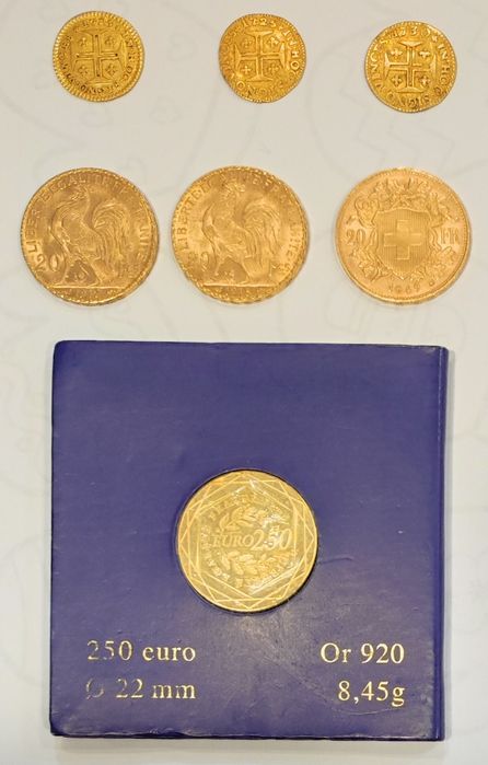Moedas em ouro antigas