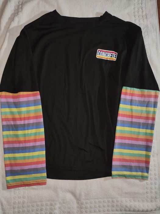 Кофта з райдужними рукавами