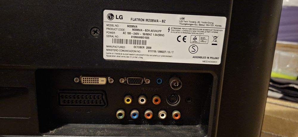 LG Flatron M208WA-BZ, um monitor/TV LCD de 20"
