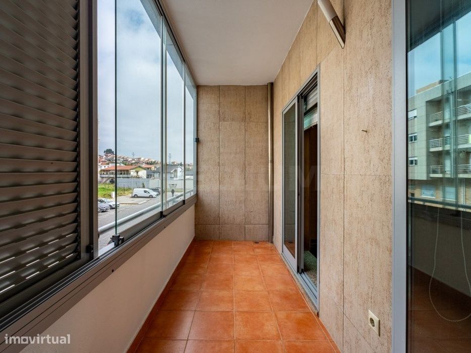 Apartamento T1+1 em Alfena