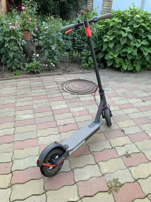 Продам електро самокат: Xiaomi m365