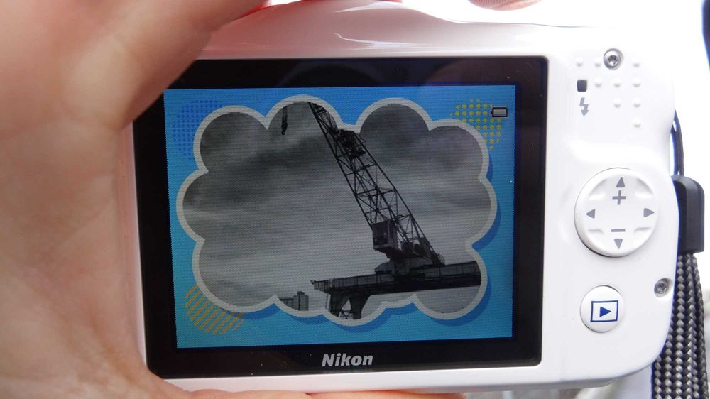 Nikon Coolpix S32 – jak nowy, biały komplet wodoodporny