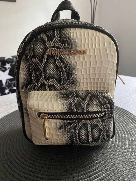 Mini plecaczek Michael Kors.