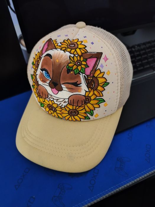 Boné Personalizado Pintado à Mão – Gatinho com Girassóis