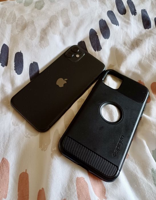 Iphone11 128gb czarny z etui i ładowarką, oryginalne pudełko