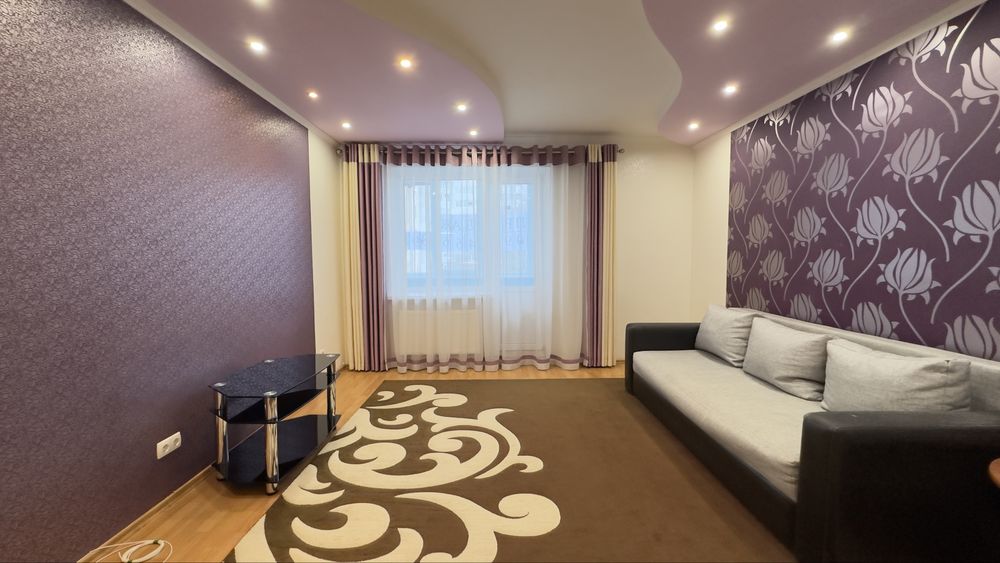 Продаж 3к . Виставка.  ( рауш) . 86000у.о