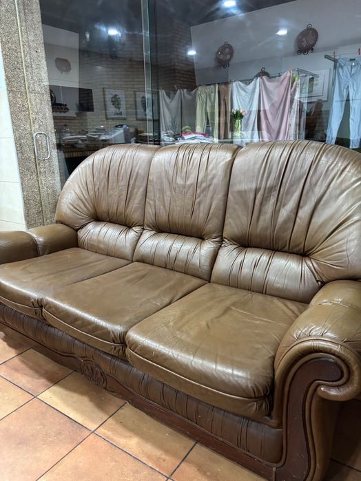 Conjunto sofás 100% pele