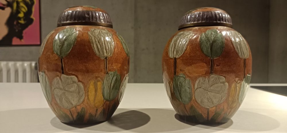 potes de latão com decorações em esmalte cloisonné