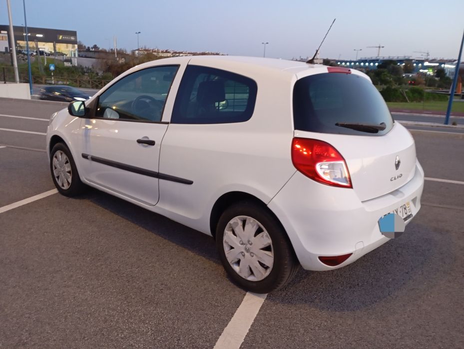 Renault Clio 1.5 DCI comercial 2010