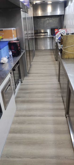 Negócio de comidas e bebidas em feiras e festas em plena atividade