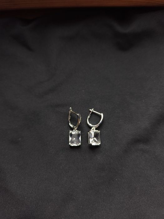 Новые сережки с белым камнем,925