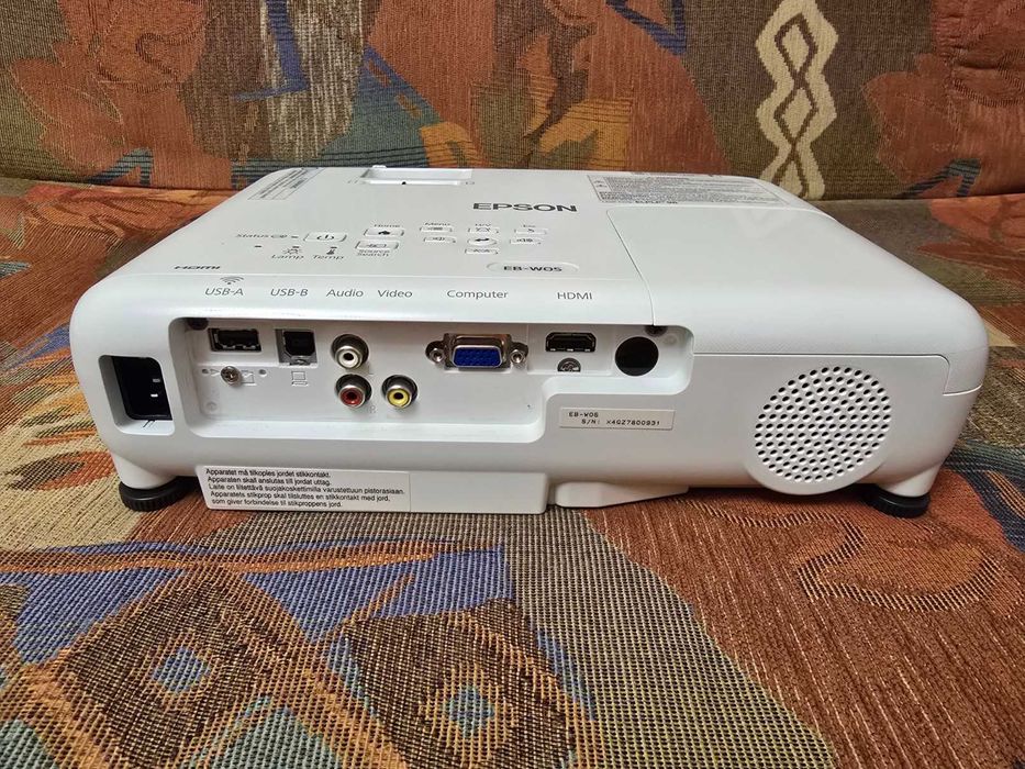 LCD проектор Epson EB-W05 Model H840B