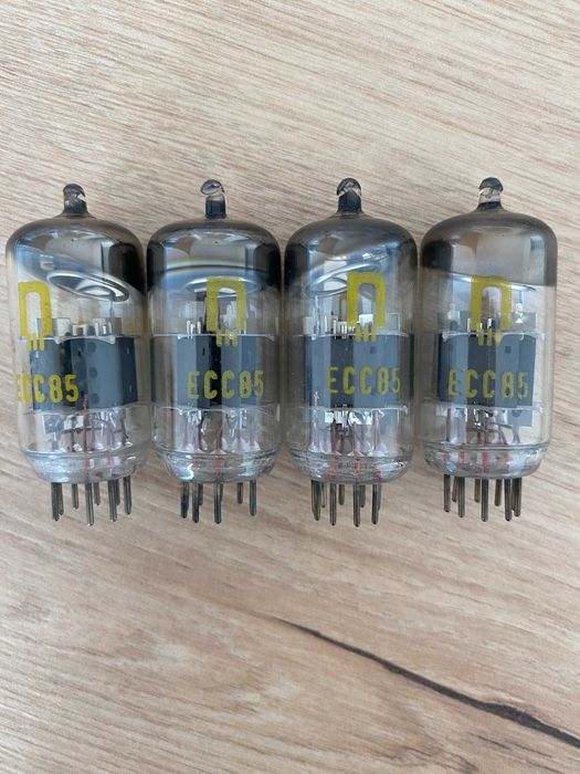 Lampy elektronowe ECC85 RFT NOS 4 sztuki