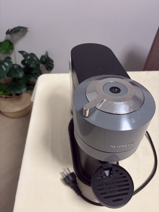 Máquina Café Nespresso Vertuo Next D Dark Grey