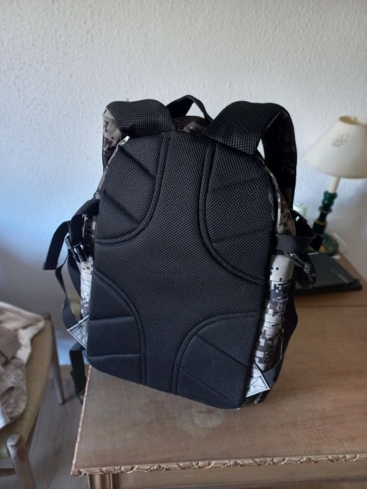 Mochila bastante resistente e espaçosa