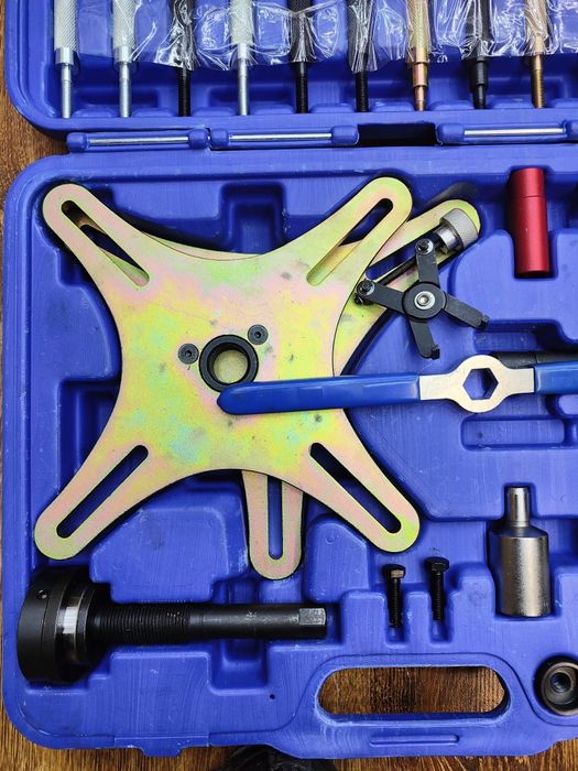 Ściągacz sprzęgieł dwumasowych samonastawnych