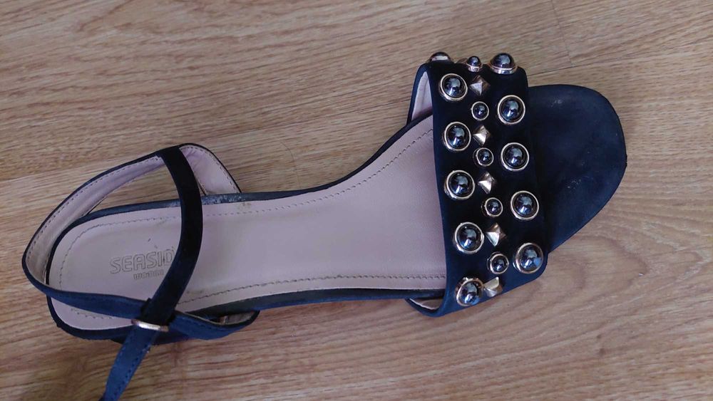 Vendo sandálias, como novas