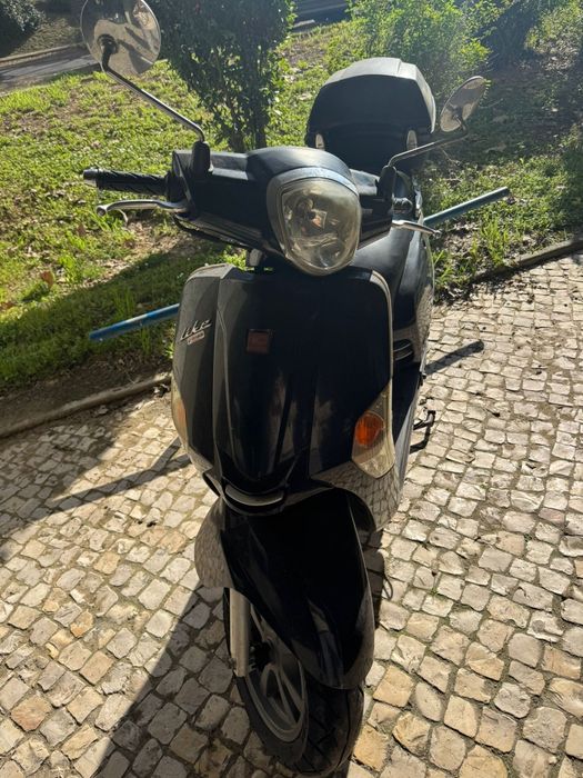 Mota Scooter KYMCO LIKE 125 preta