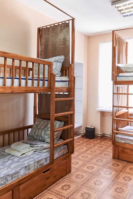 Хостел PERRON м. Південний вокзал, койко-місця та окремі кімнати люкс