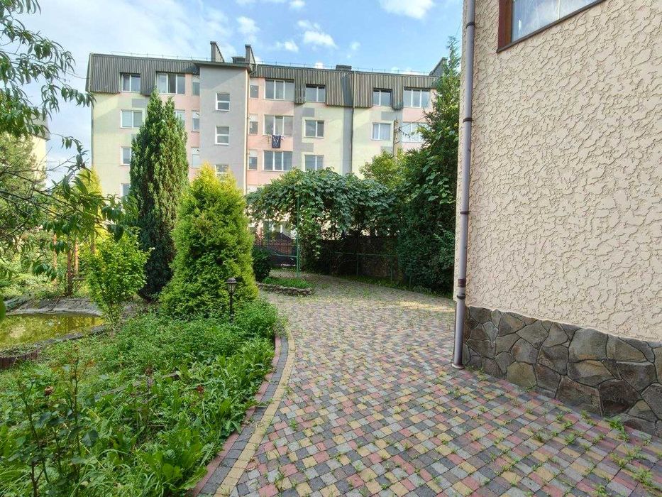 Продаж будинку вс. Чукалівка 250м2, ділянка 12 с. міські комунікації, асфальт, передмістя зупинка