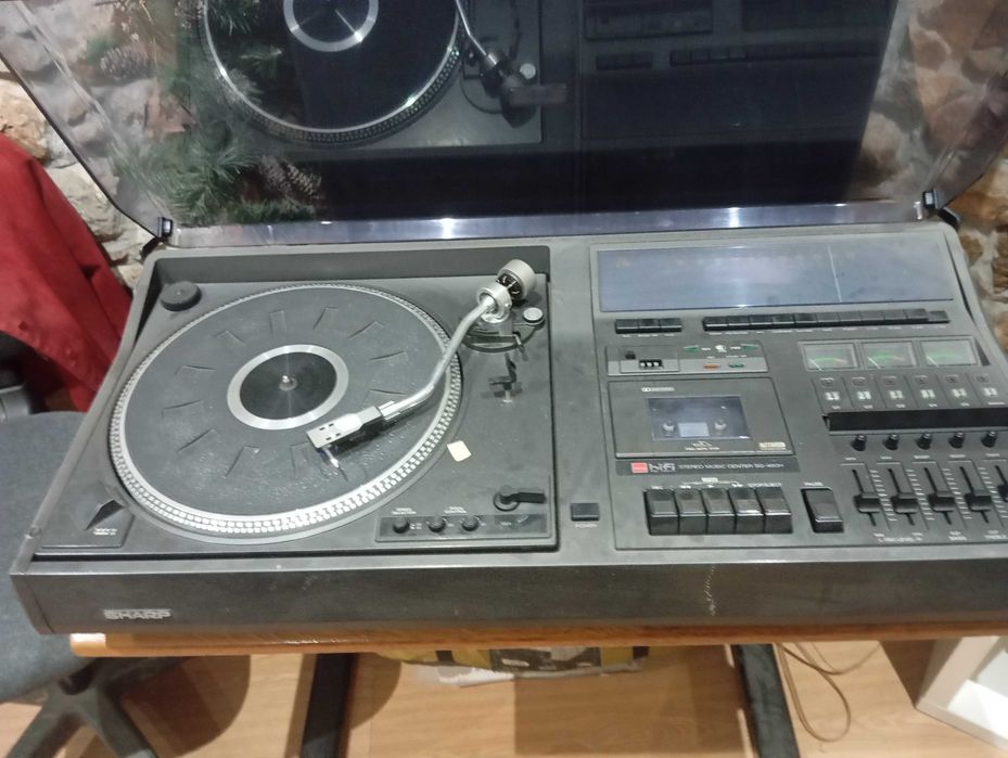 Gira discos Sharp SG 450H e colunas CP 450HG Vintage