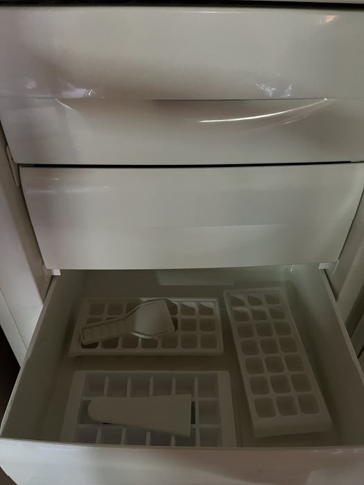 Продам морозилку Ardo