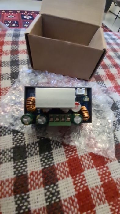 Лабораторний блок живлення